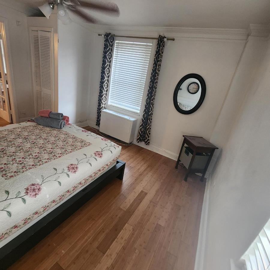 Cozy View Downtown Apartment